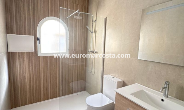 Venta - Villa - Algorfa