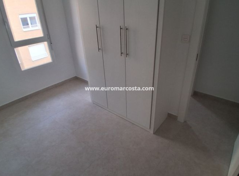 Sale - Apartment / flat - Torrevieja - TORREVIEJA