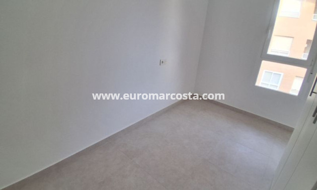 Sale - Apartment / flat - Torrevieja - TORREVIEJA