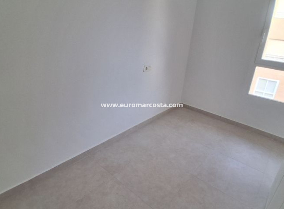 Sale - Apartment / flat - Torrevieja - TORREVIEJA