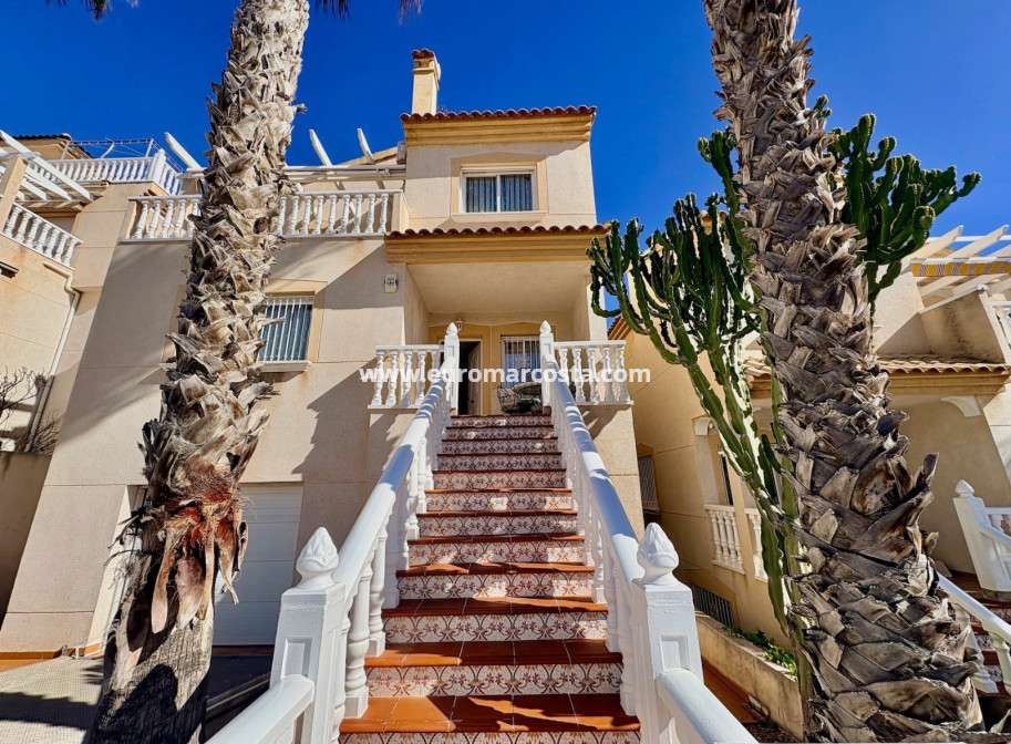 Objekte zum Wiederverkauf - Single Family Home - Orihuela Costa