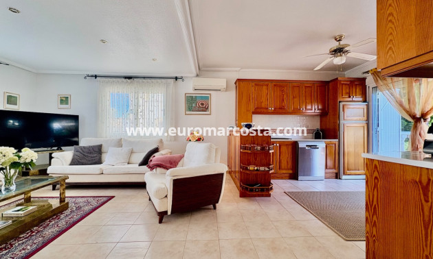 Objekte zum Wiederverkauf - Single Family Home - Orihuela Costa