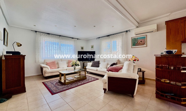 Objekte zum Wiederverkauf - Single Family Home - Orihuela Costa