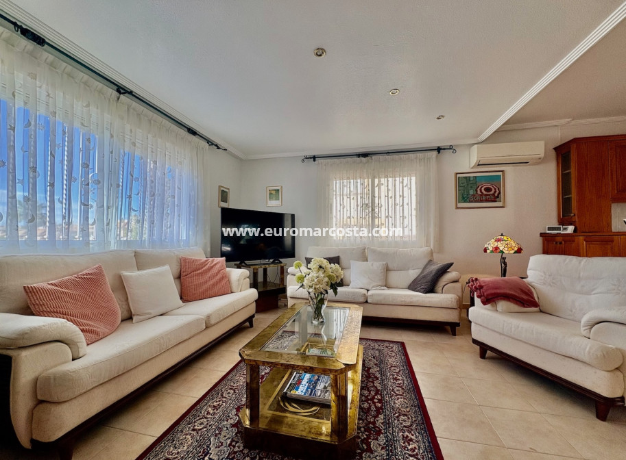 Objekte zum Wiederverkauf - Single Family Home - Orihuela Costa