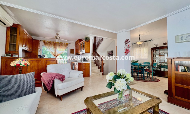 Objekte zum Wiederverkauf - Single Family Home - Orihuela Costa