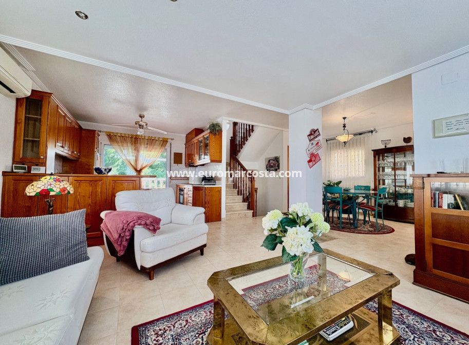 Objekte zum Wiederverkauf - Single Family Home - Orihuela Costa