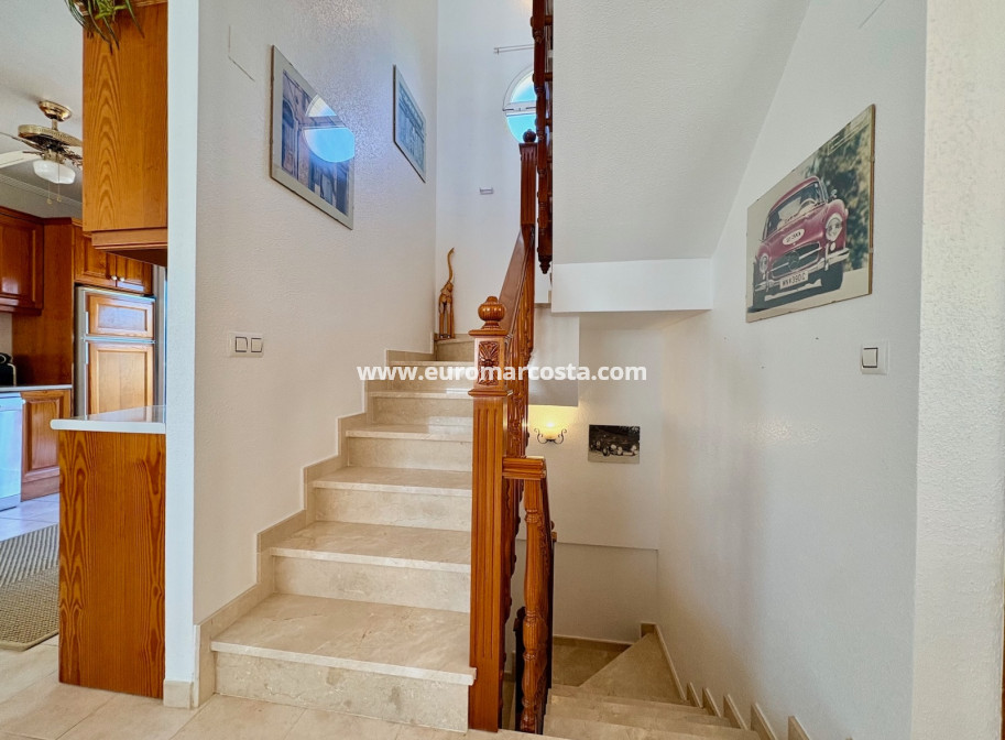 Objekte zum Wiederverkauf - Single Family Home - Orihuela Costa