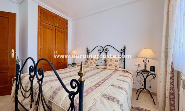 Objekte zum Wiederverkauf - Single Family Home - Orihuela Costa