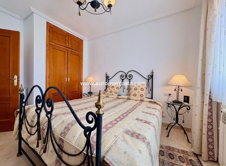 Objekte zum Wiederverkauf - Single Family Home - Orihuela Costa