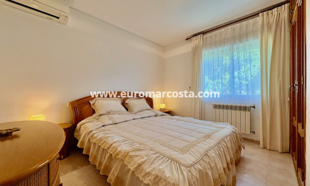 Objekte zum Wiederverkauf - Single Family Home - Orihuela Costa