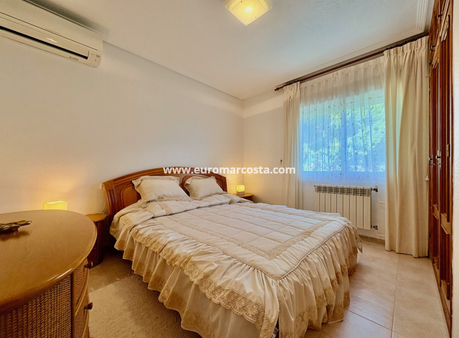 Objekte zum Wiederverkauf - Single Family Home - Orihuela Costa