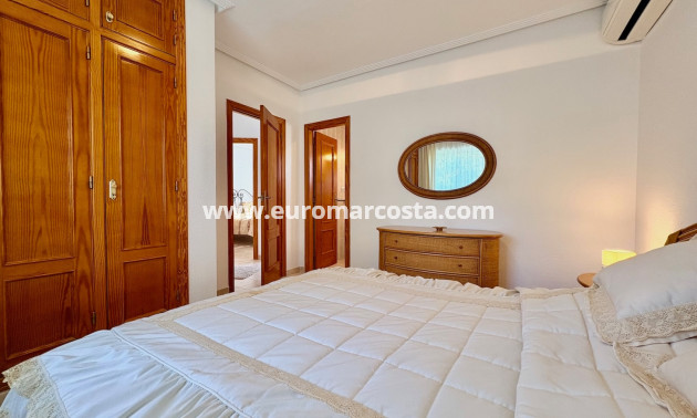 Objekte zum Wiederverkauf - Single Family Home - Orihuela Costa