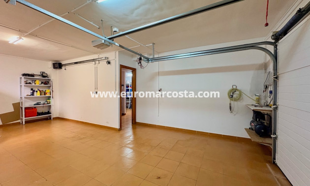 Objekte zum Wiederverkauf - Single Family Home - Orihuela Costa