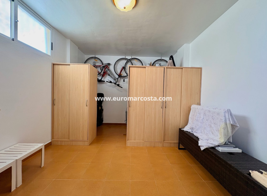 Objekte zum Wiederverkauf - Single Family Home - Orihuela Costa