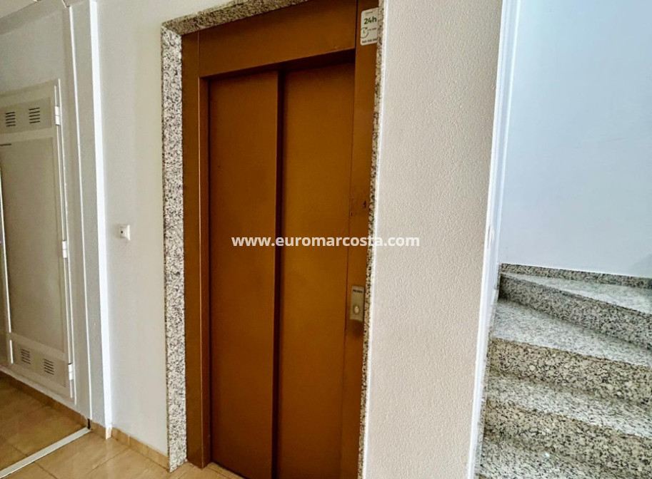 Sale - Apartment / flat - San Isidro