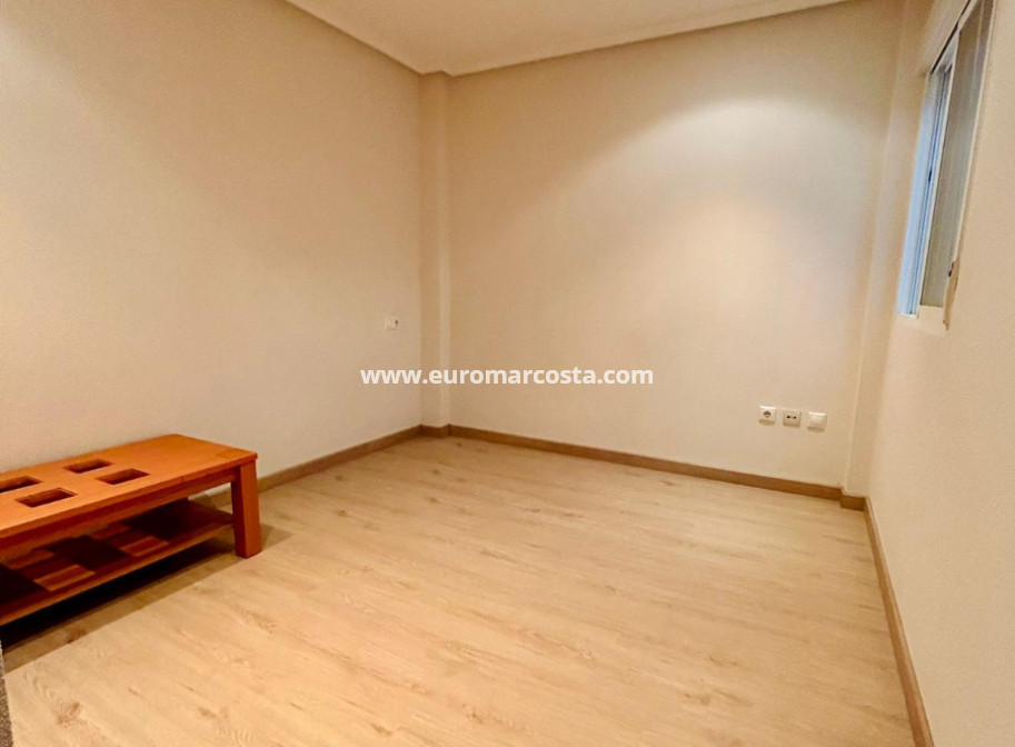 Sale - Apartment / flat - San Isidro