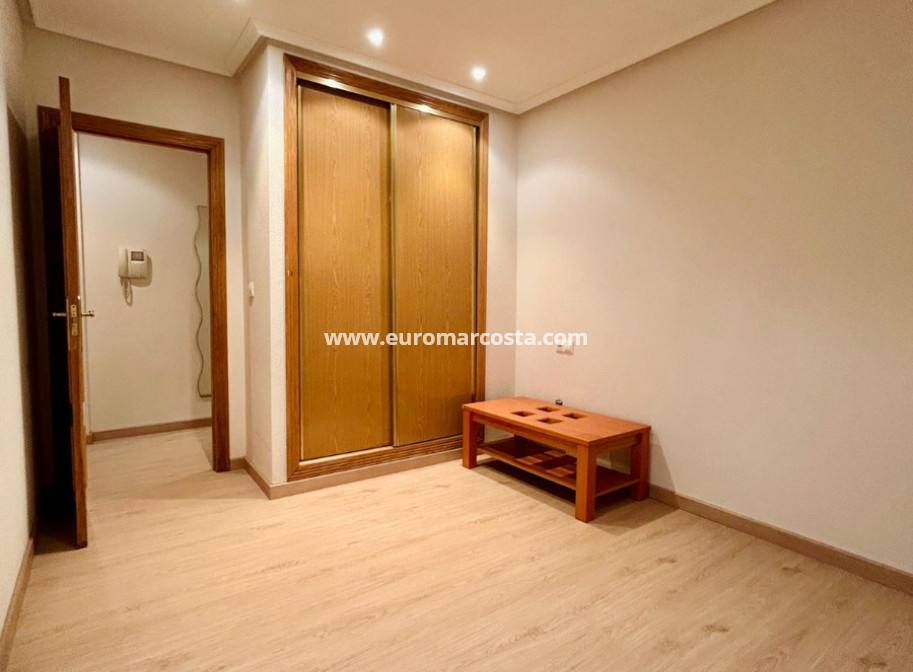 Sale - Apartment / flat - San Isidro