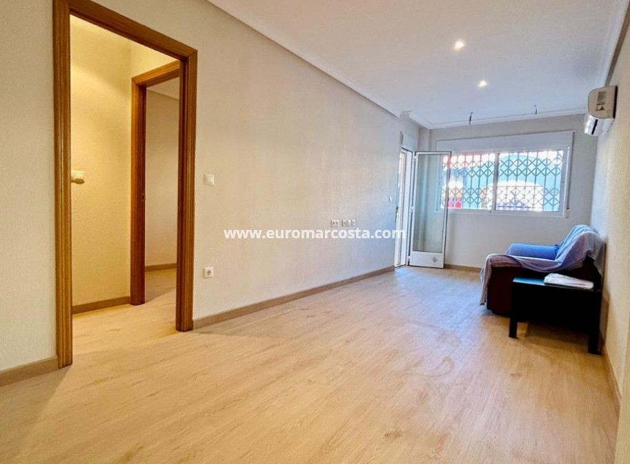 Sale - Apartment / flat - San Isidro