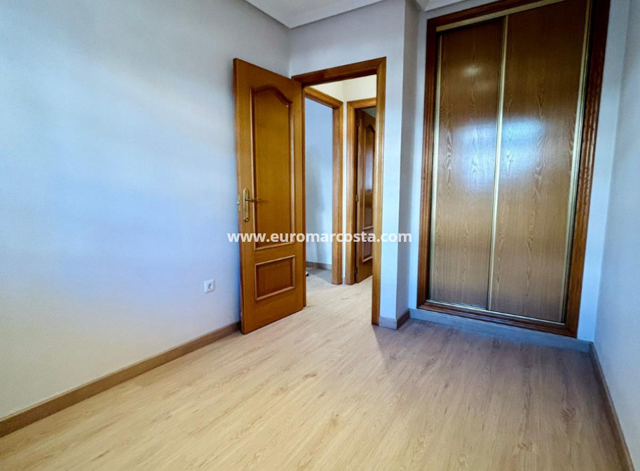 Sale - Apartment / flat - San Isidro