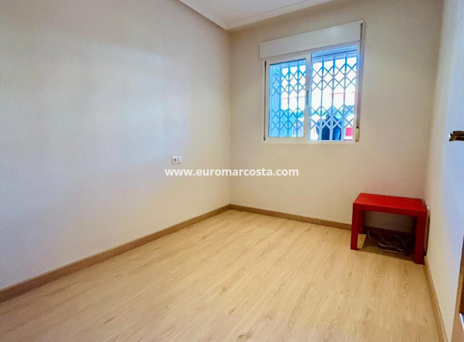 Sale - Apartment / flat - San Isidro
