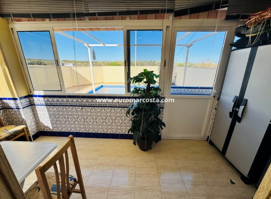 Sale - Apartment / flat - La Mata