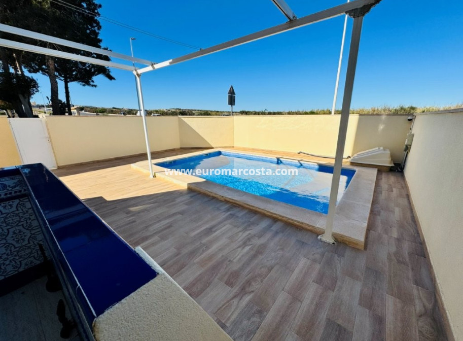 Sale - Apartment / flat - La Mata