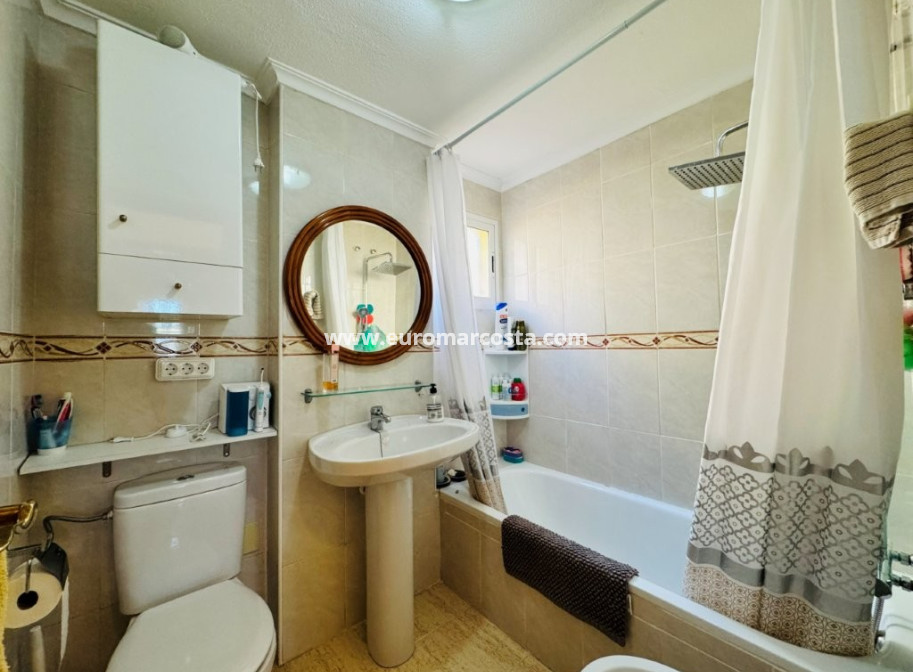 Sale - Apartment / flat - La Mata