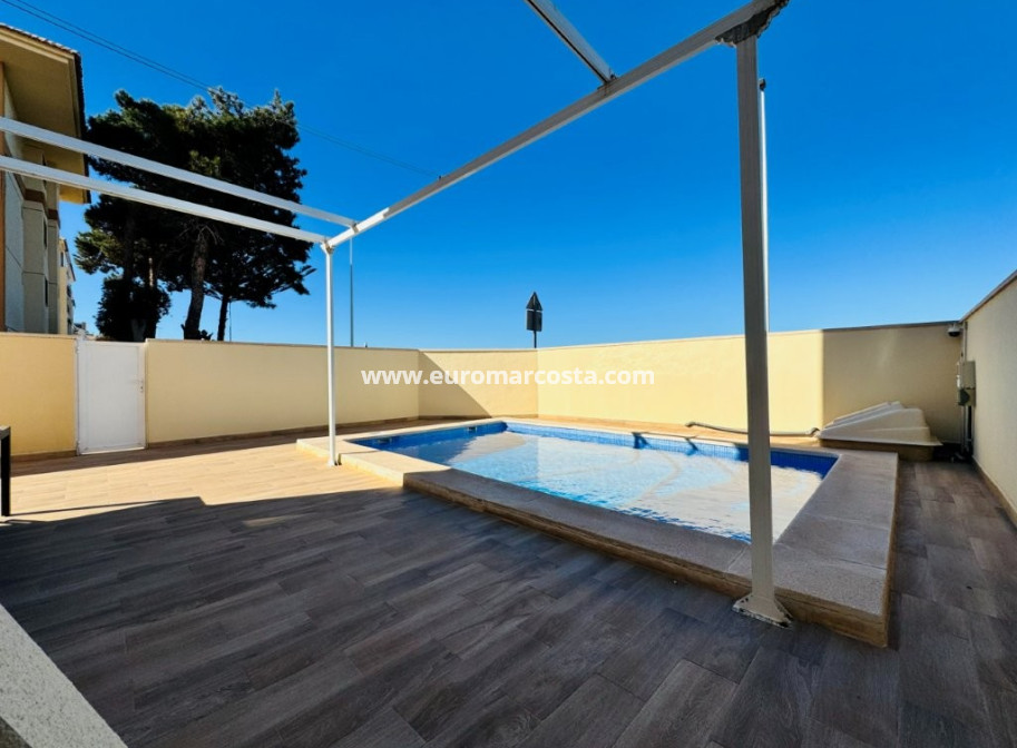 Sale - Apartment / flat - La Mata