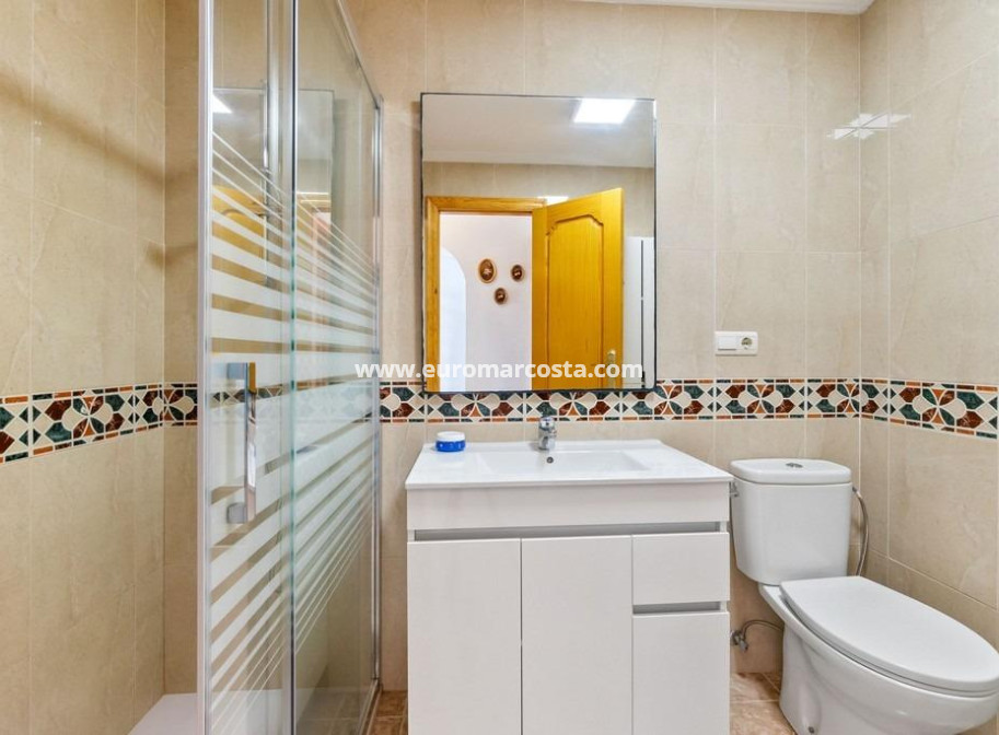 Sale - Apartment / flat - Orihuela Costa