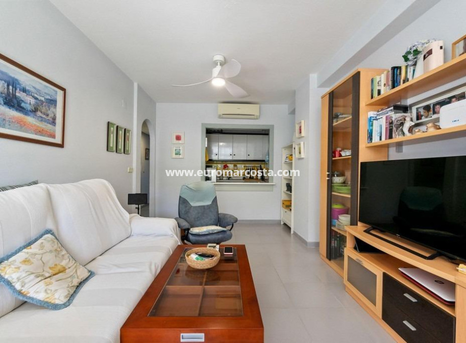 Objekte zum Wiederverkauf - Wohnung - Orihuela Costa