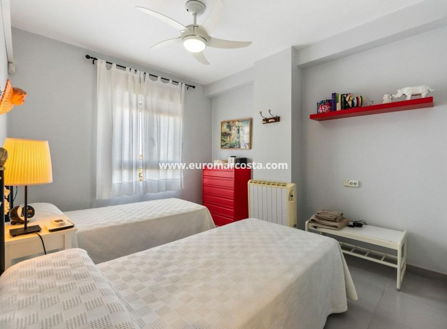 Objekte zum Wiederverkauf - Wohnung - Orihuela Costa