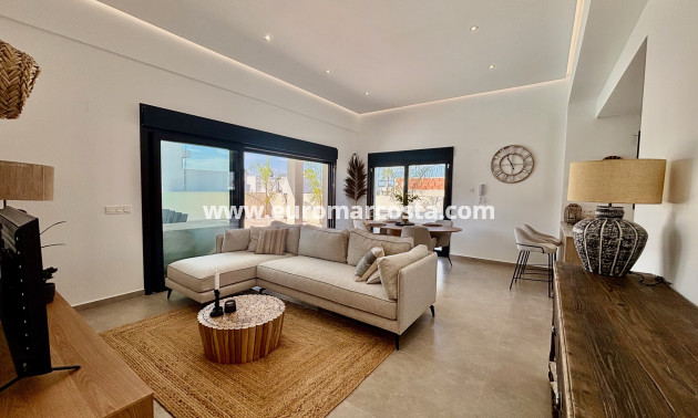 Neubauten - detached - Rafal