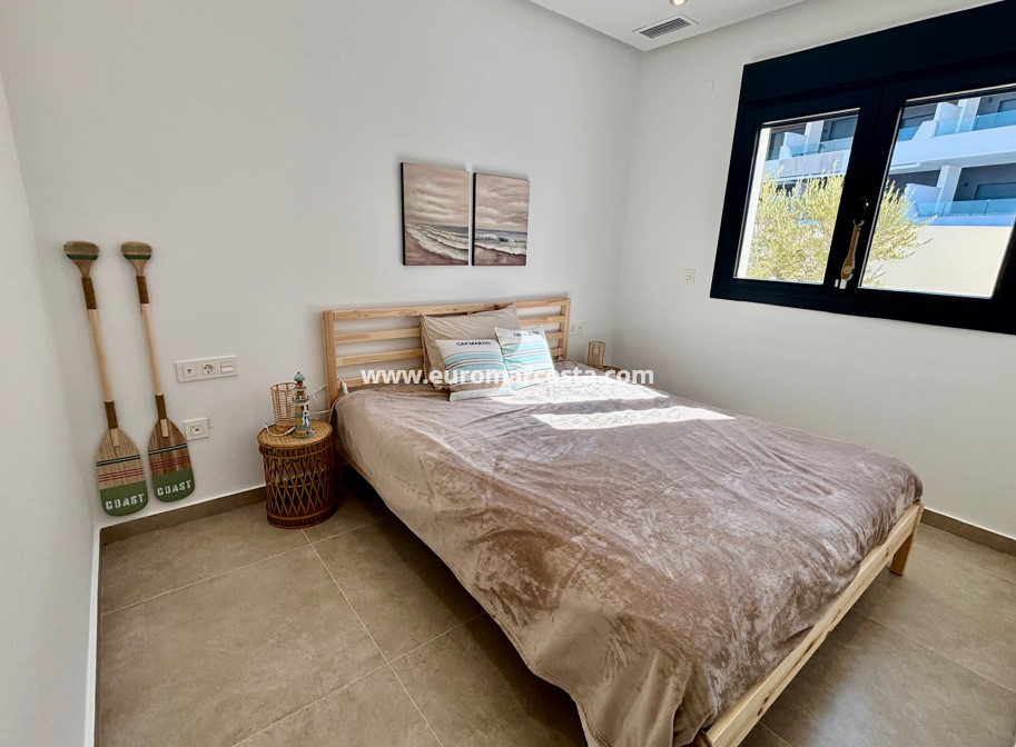 Neubauten - detached - Rafal