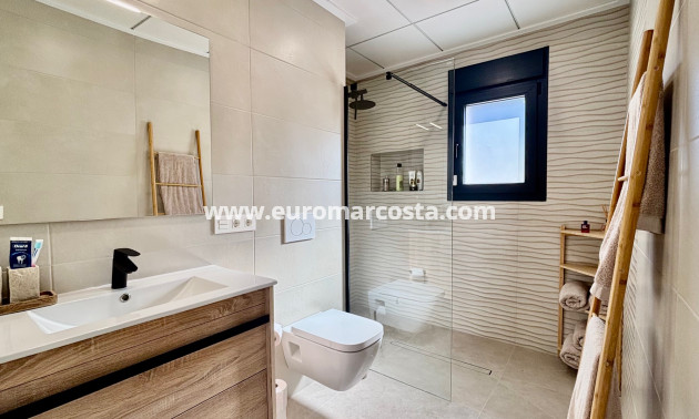 Neubauten - detached - Rafal