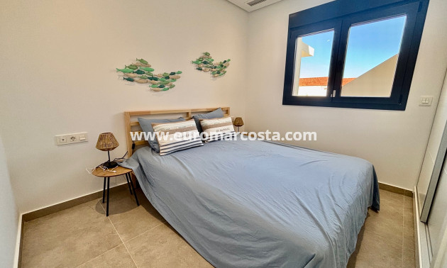 Neubauten - detached - Rafal