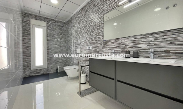 Neubauten - detached - Rafal