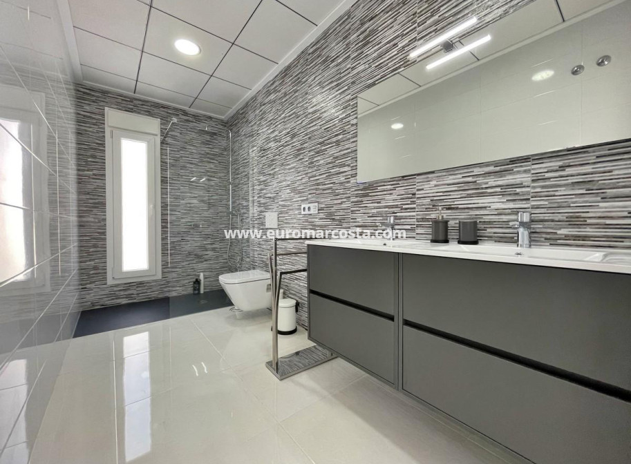 Neubauten - detached - Rafal