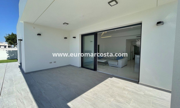 Neubauten - detached - Rafal