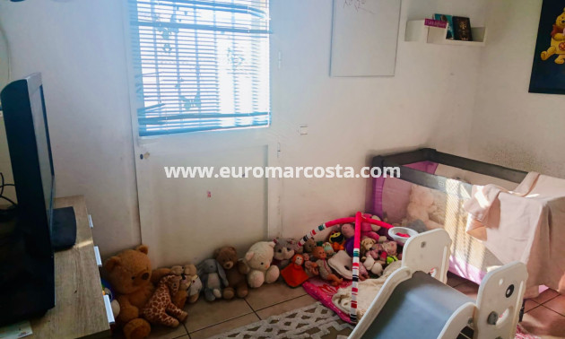 Objekte zum Wiederverkauf - Stadthaus - Torrevieja - TORREVIEJA