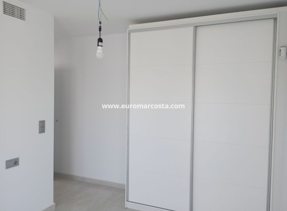 Objekte zum Wiederverkauf - Villa freitstehend - Daya Vieja