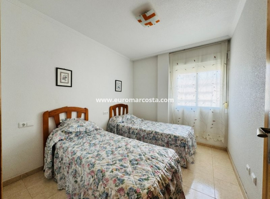 Sale - Apartment / flat - Torrevieja - TORREVIEJA