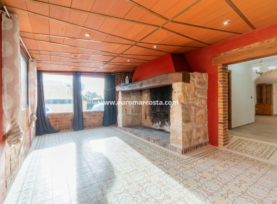 Sale - Villa - Torrevieja - TORREVIEJA