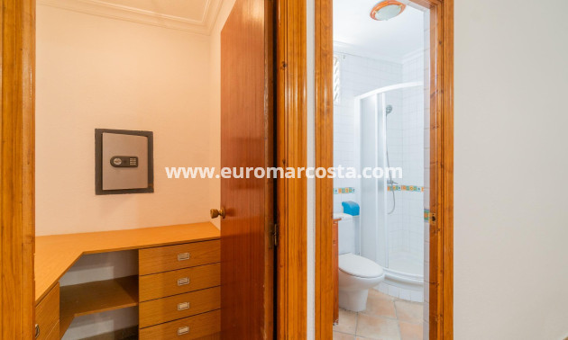 Sale - Villa - Torrevieja - TORREVIEJA