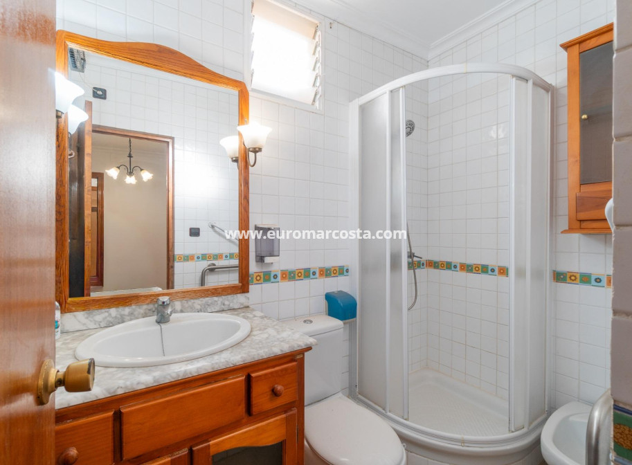 Sale - Villa - Torrevieja - TORREVIEJA