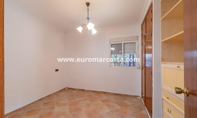 Sale - Villa - Torrevieja - TORREVIEJA
