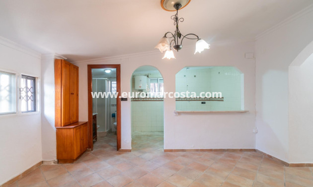 Sale - Villa - Torrevieja - TORREVIEJA