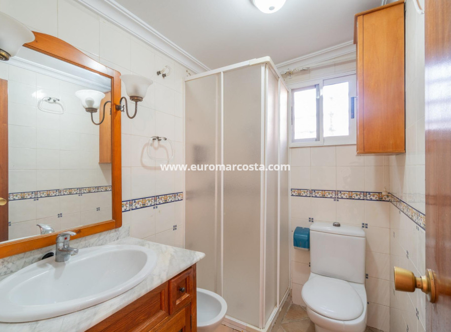 Sale - Villa - Torrevieja - TORREVIEJA