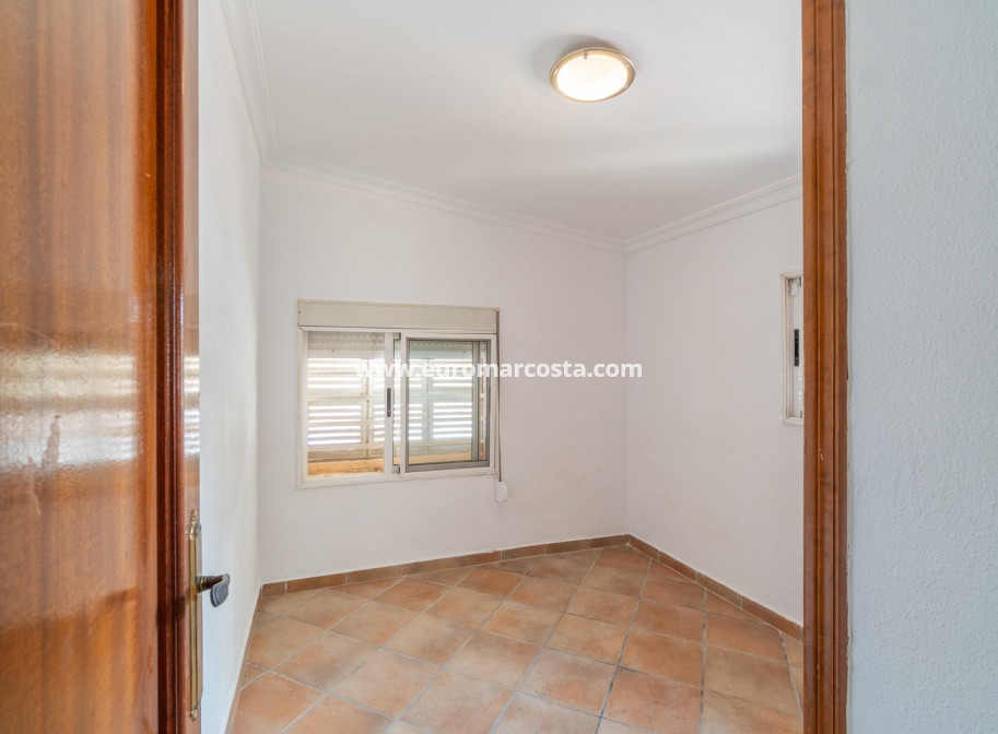 Sale - Villa - Torrevieja - TORREVIEJA
