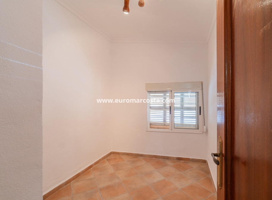 Sale - Villa - Torrevieja - TORREVIEJA