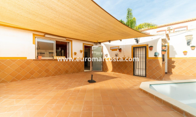 Sale - Villa - Torrevieja - TORREVIEJA